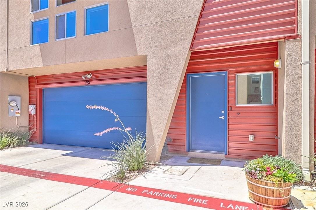 251 Tower St - Photo 2 of 50