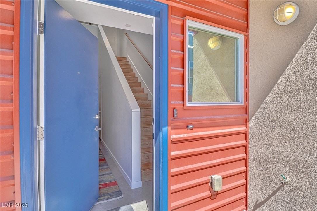 251 Tower St - Photo 3 of 50