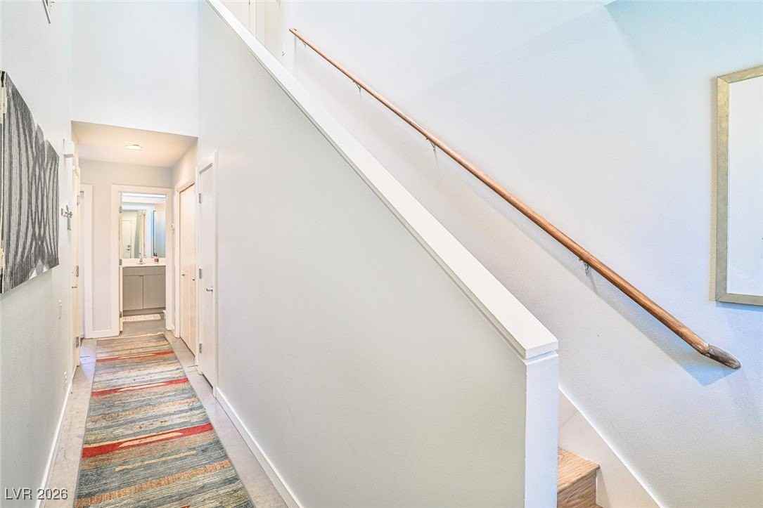 251 Tower St - Photo 4 of 50