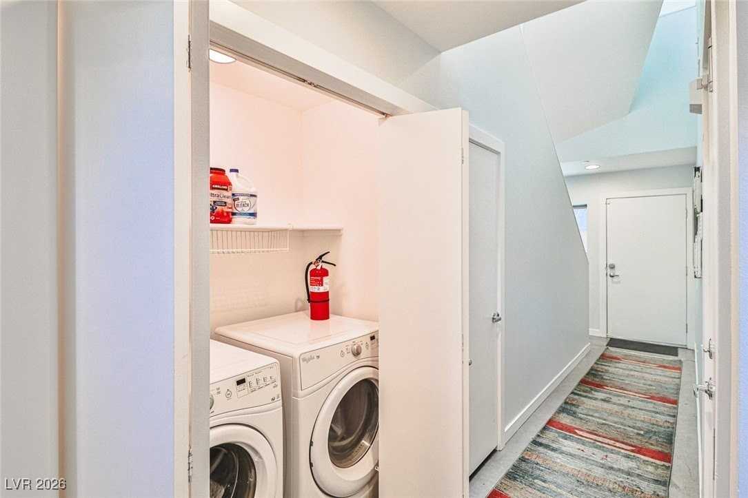 251 Tower St - Photo 6 of 50