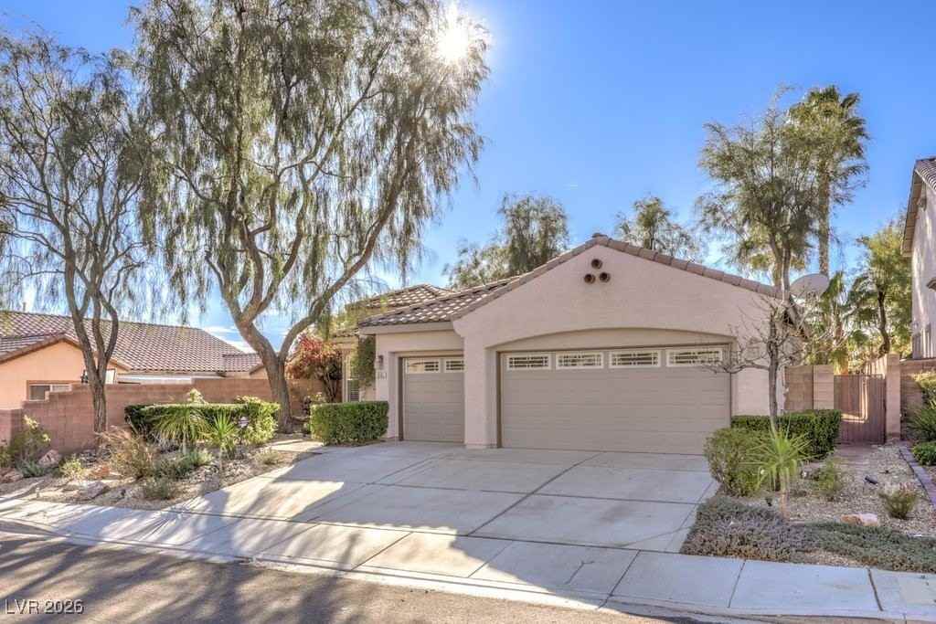 10191 Refuge Ct - Photo 2 of 32