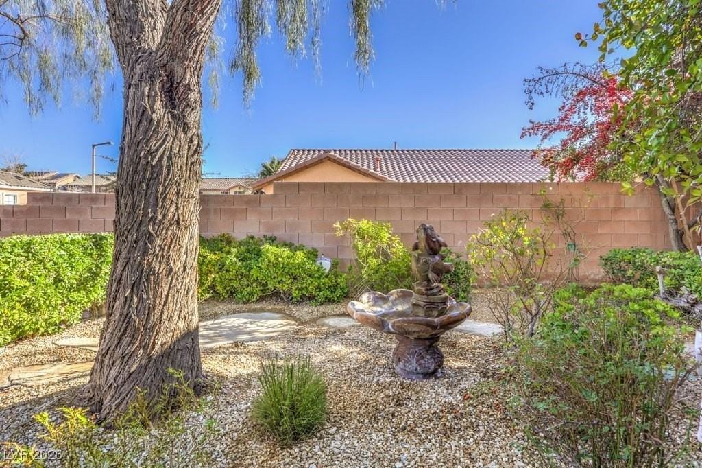 10191 Refuge Ct - Photo 4 of 32