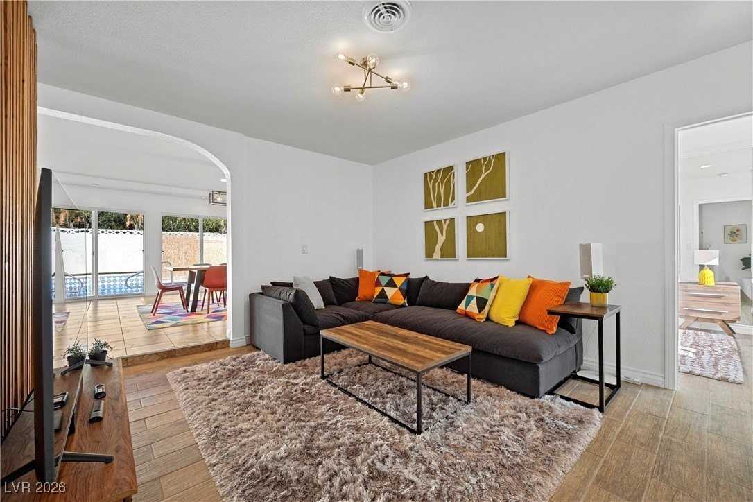 1554 Raindance Way - Photo 3 of 25