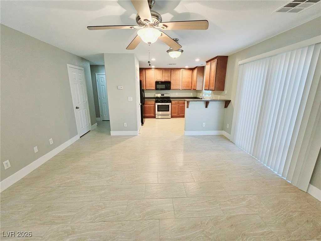 8224 Time Machine Ave - Photo 3 of 22