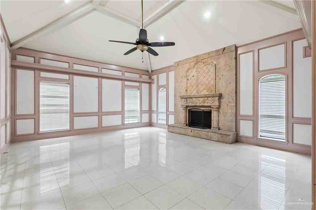 709 Yucca Ave - Photo 4 of 20