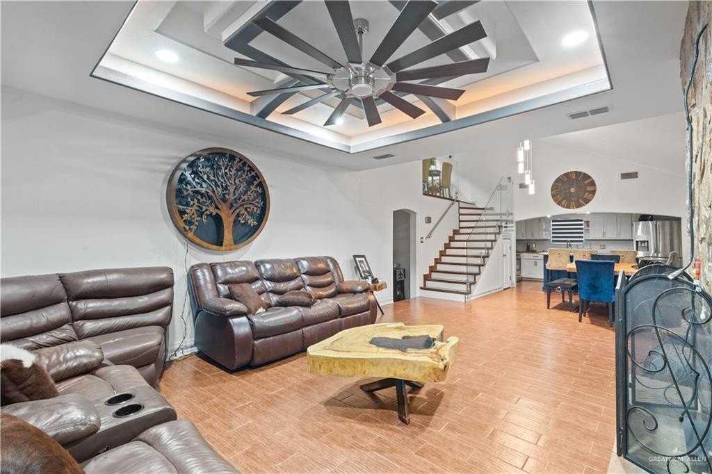 415 S 8th St - Photo 5 of 21