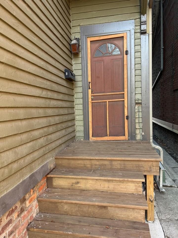 1682 Bagley St #B - Photo 3 of 25