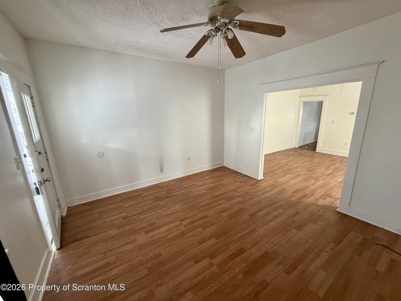 202 William St - Photo 2 of 11