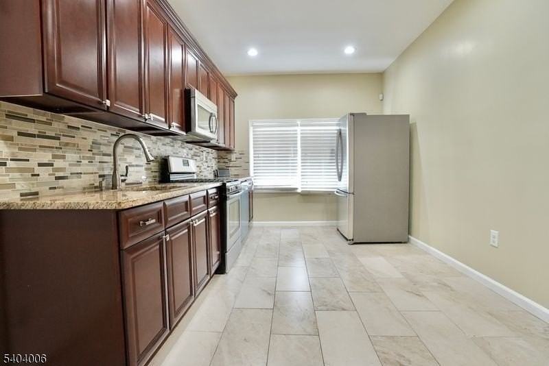 27 Mount Pleasant Ave #1 - Photo 4 of 8