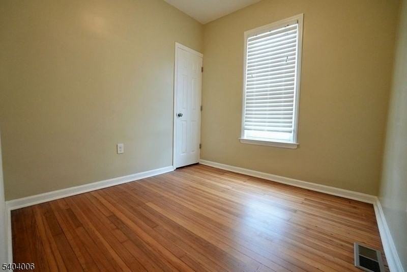 27 Mount Pleasant Ave #1 - Photo 7 of 8