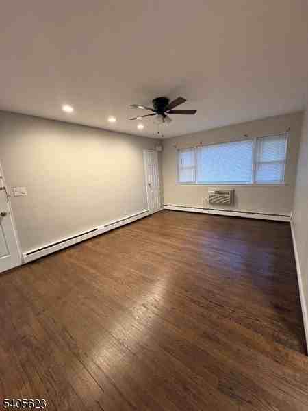 365 Bloomfield Ave - Photo 2 of 7