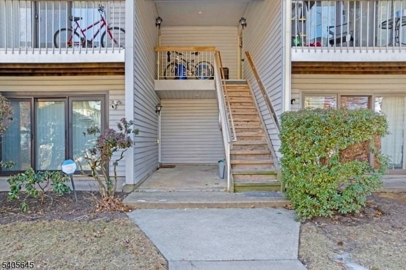 51 Crabapple Ln - Photo 2 of 23