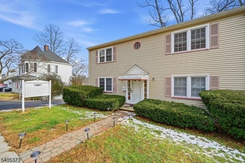 76 Mount Kemble Ave - Photo 4 of 35