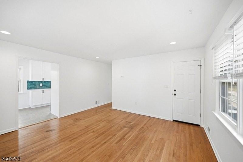 76 Mount Kemble Ave - Photo 5 of 35