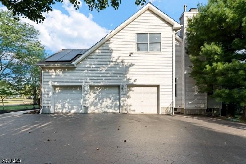 300 Berkley Ave - Photo 4 of 42