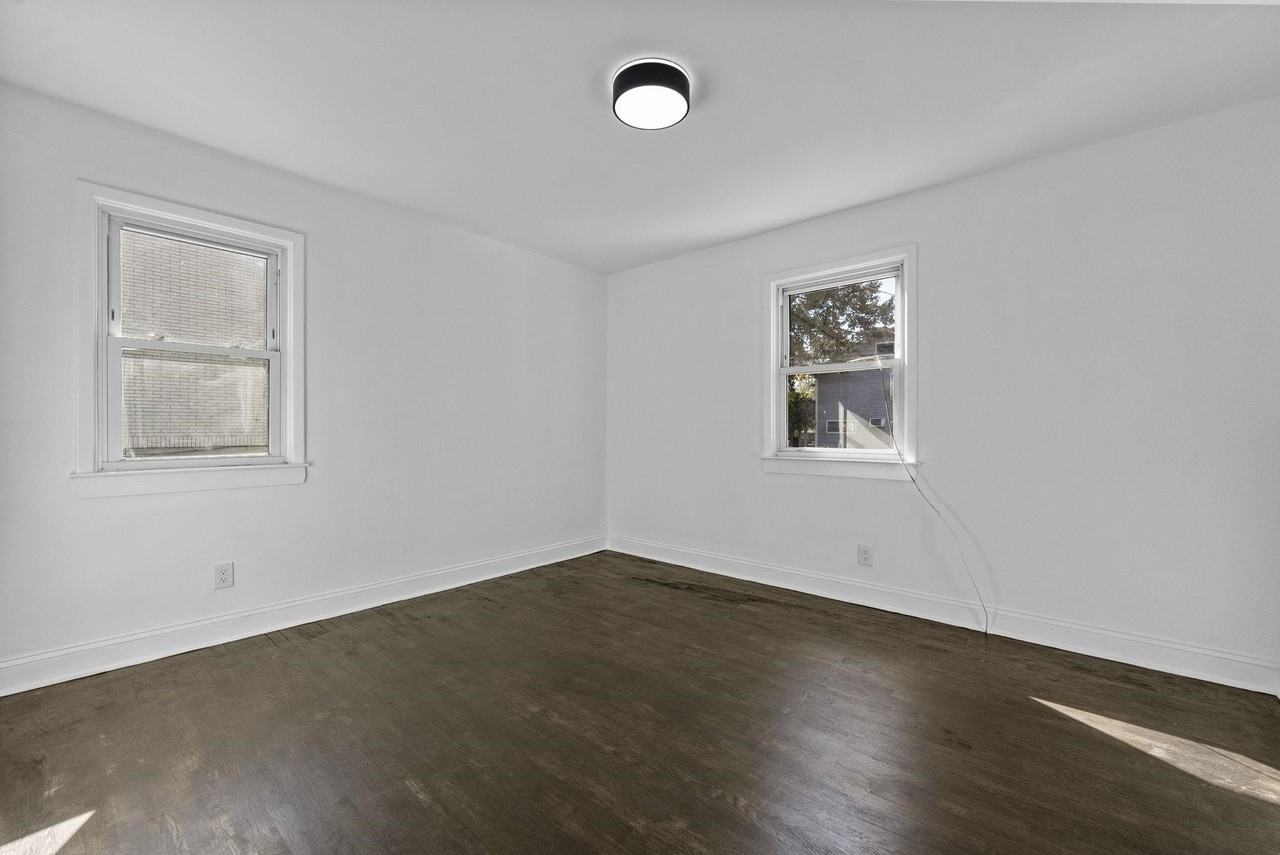 514 Lafayette Ave - Photo 4 of 8