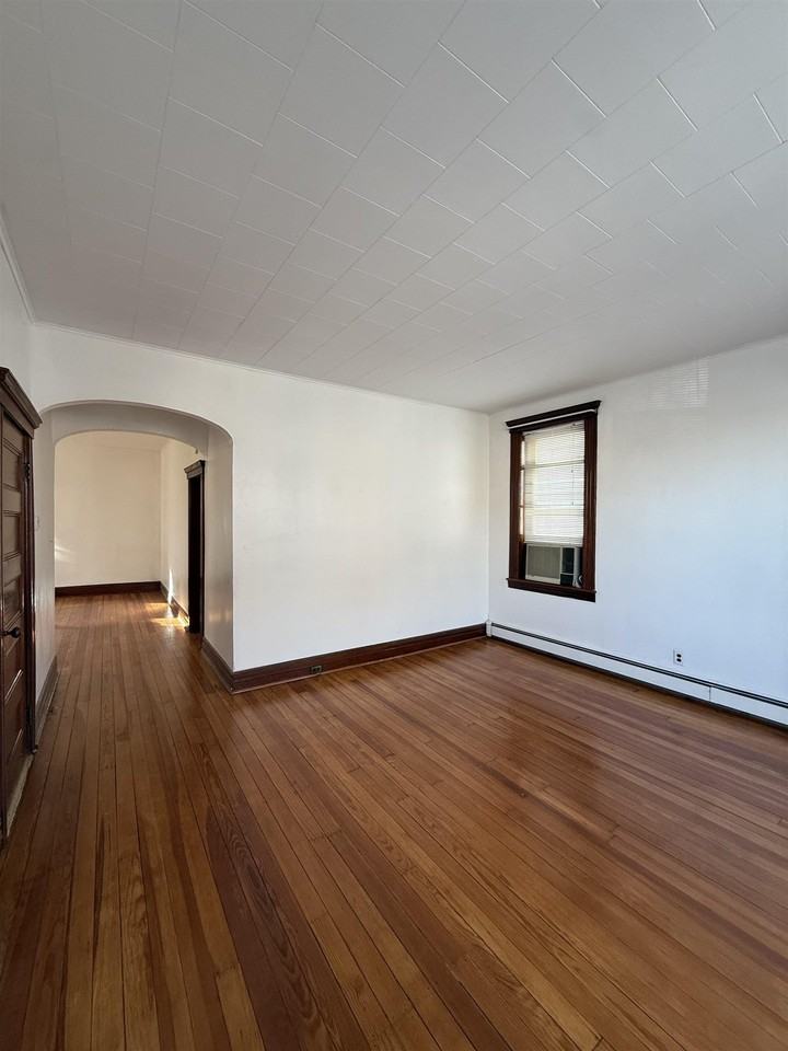 94 W 31st St #2 - Photo 6 of 18