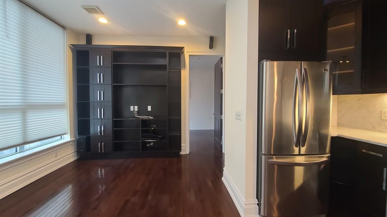 3121 Central Ave #2C - Photo 4 of 23