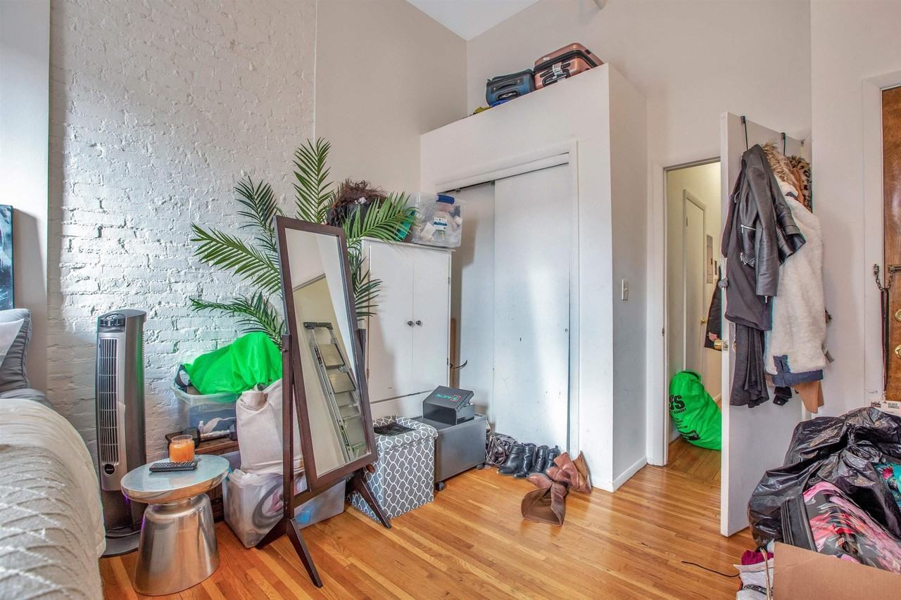 554 Observer Hwy #4L - Photo 3 of 8