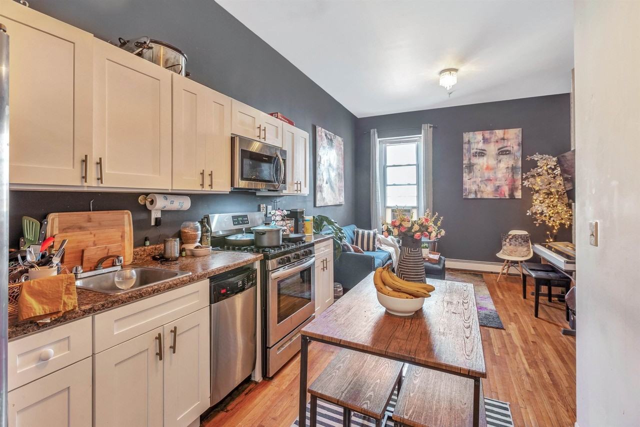 554 Observer Hwy #4L - Photo 6 of 8