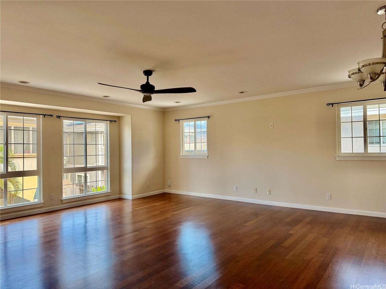 634 9th Ave Apt C #C - Photo 2 of 23