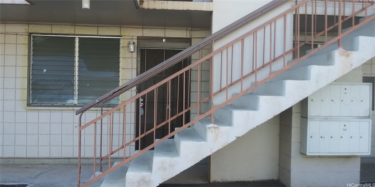 1322 Kinau St Apt 8 #8 - Photo 4 of 5