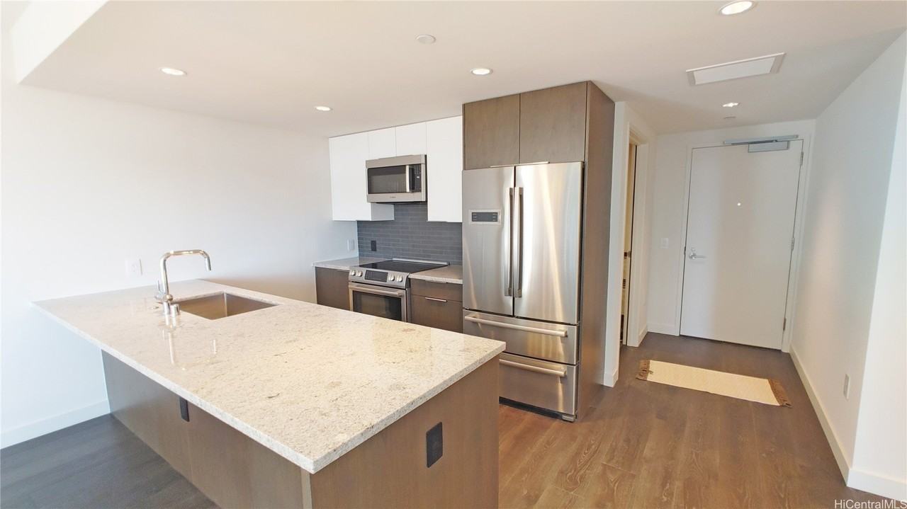 1001 Queen St Apt 2303 #2303 - Photo 2 of 24