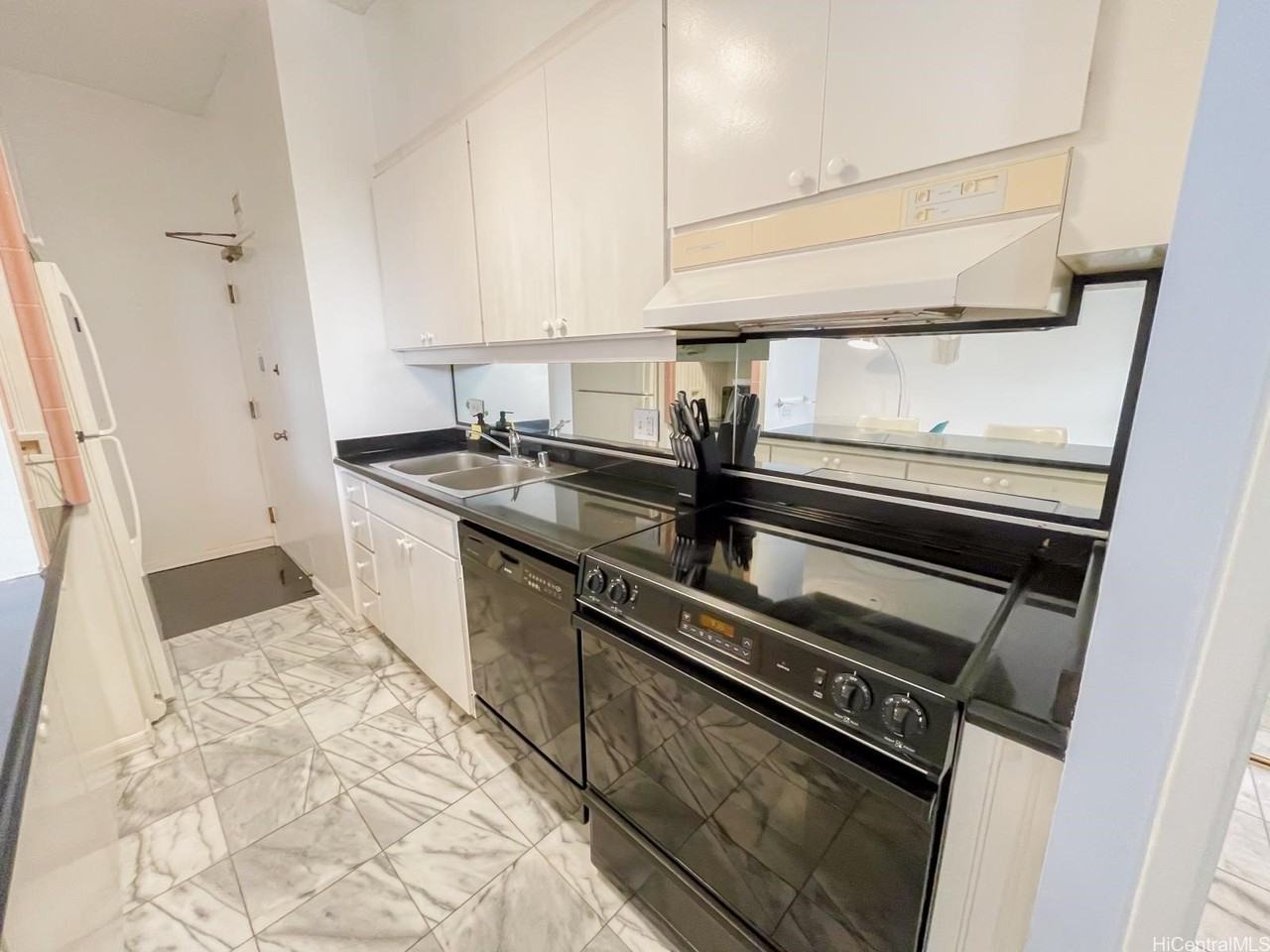 1778 Ala Moana Blvd Apt 1002 #1002 - Photo 6 of 14