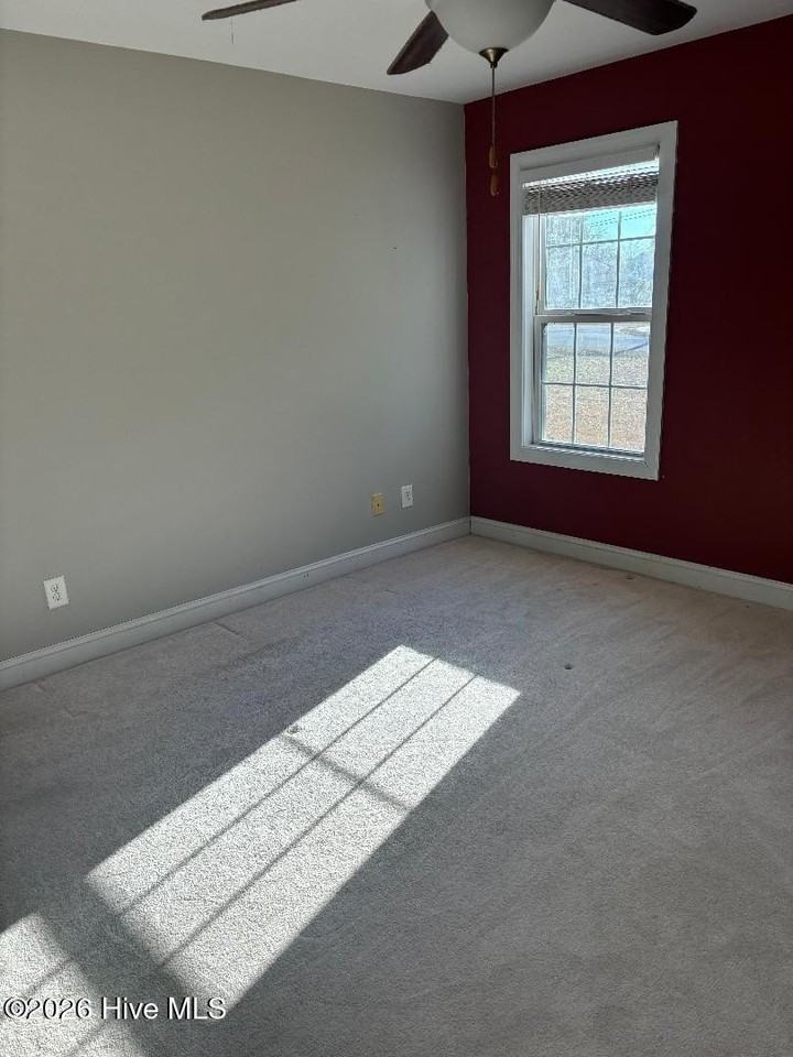 204 Holly Ln - Photo 2 of 3