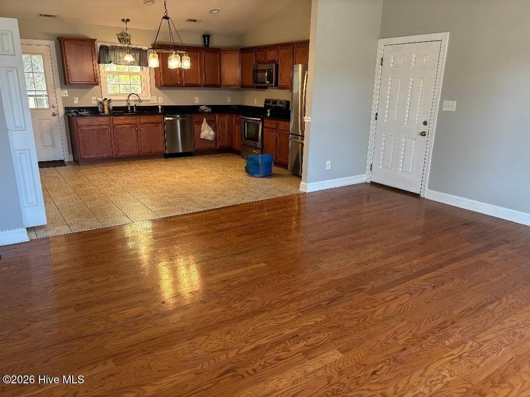 204 Holly Ln - Photo 3 of 3