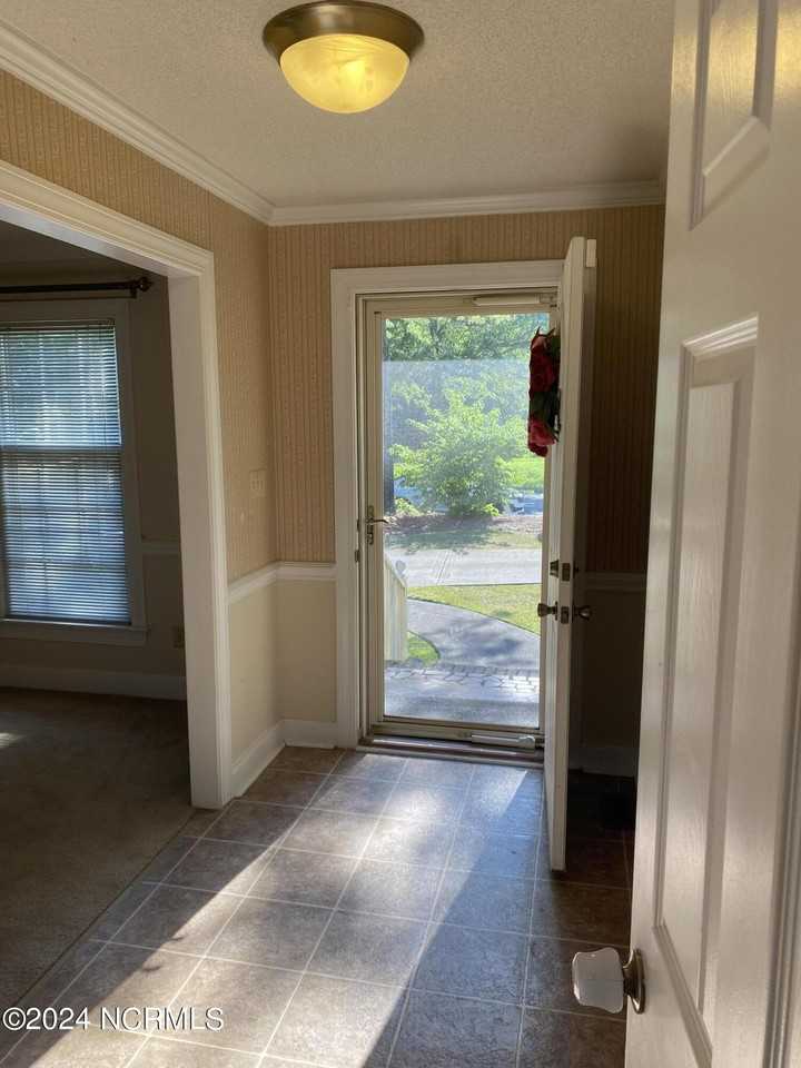 131 Antler Rd - Photo 5 of 28