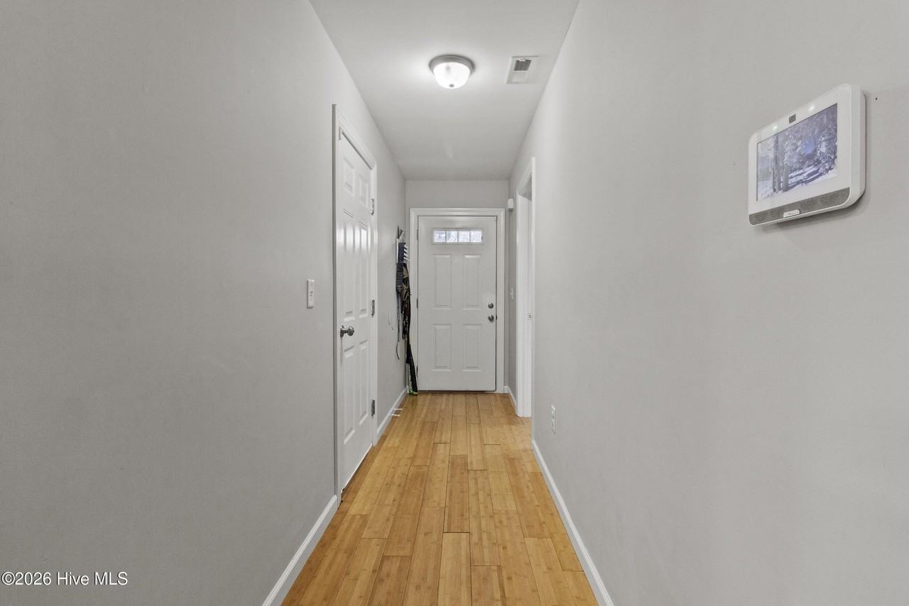 1710 Charles St - Photo 6 of 25