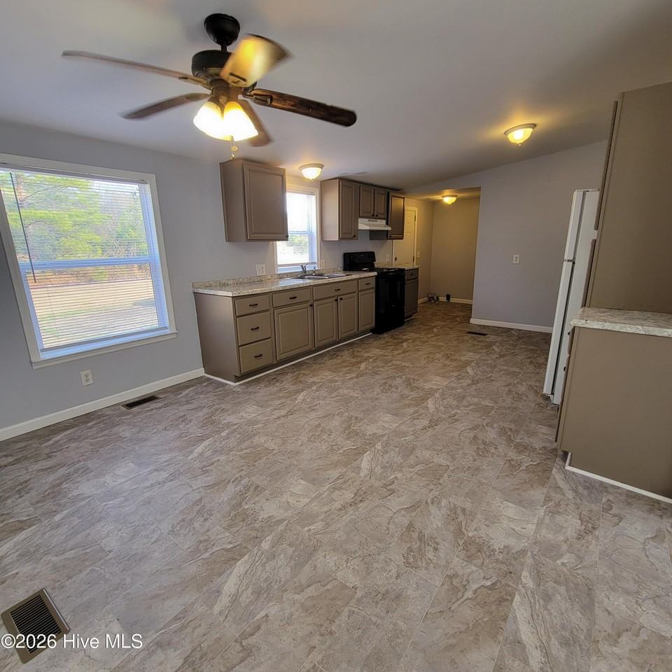 2819 Fennell Town Rd - Photo 4 of 18