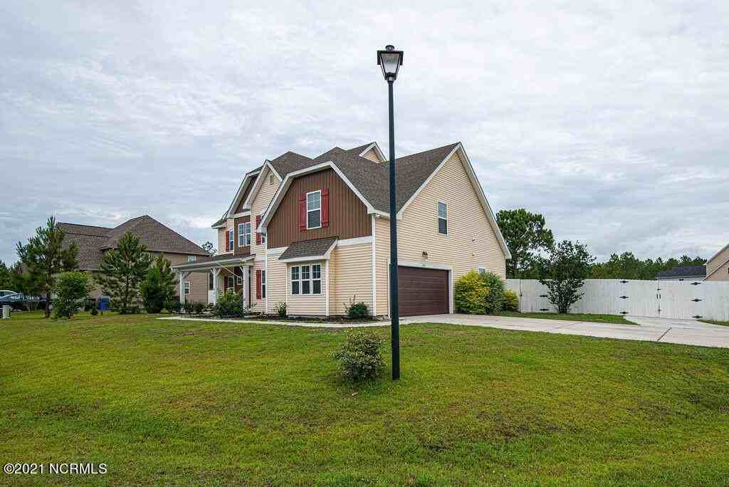 601 Winfall Dr - Photo 2 of 43