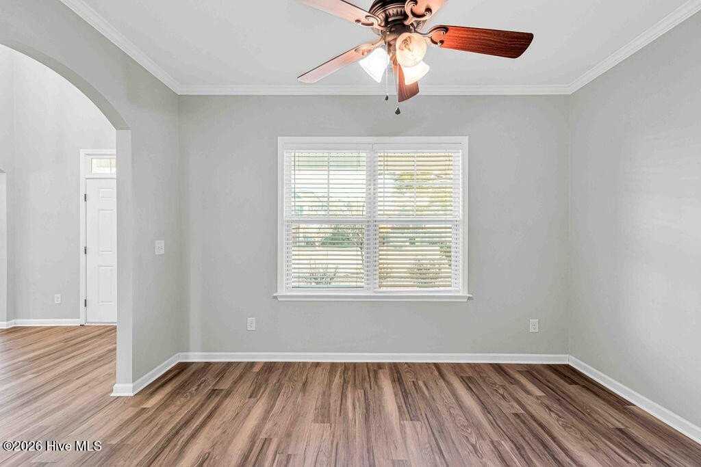 601 Winfall Dr - Photo 6 of 43