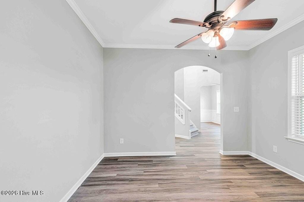 601 Winfall Dr - Photo 7 of 43