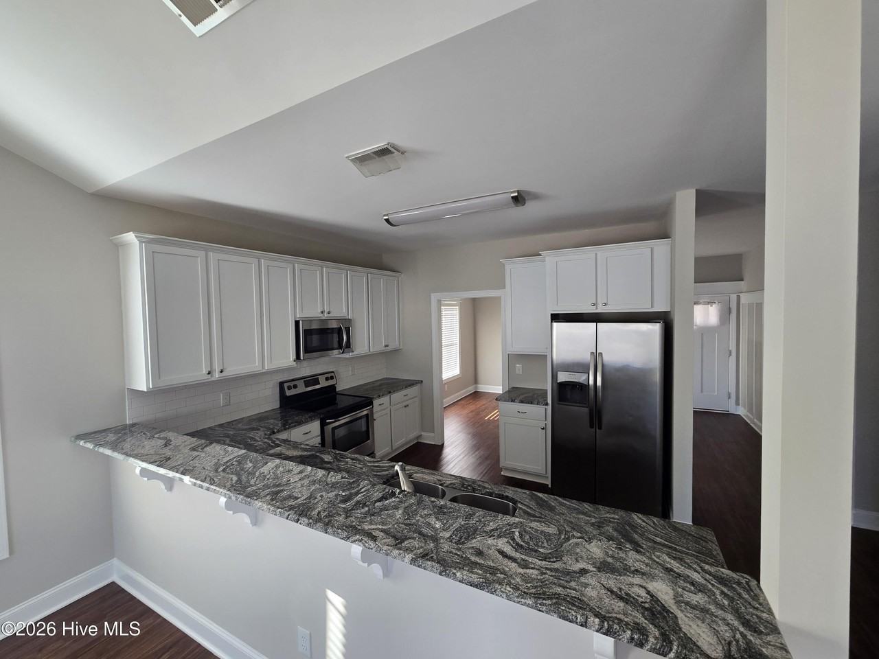 1904 Signature Dr - Photo 2 of 5