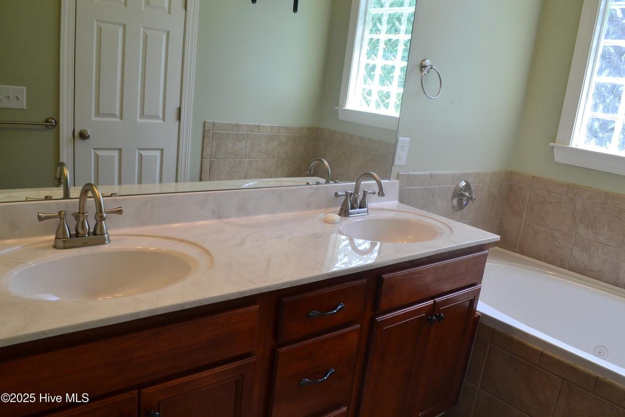 1026 Seagull Dr - Photo 6 of 12