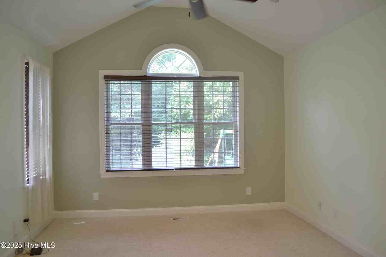 1026 Seagull Dr - Photo 7 of 12