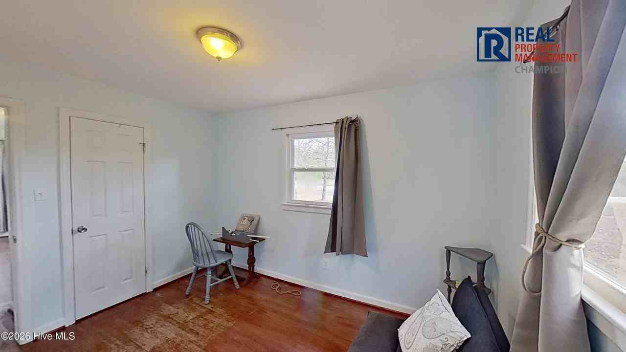 2235 Hines Farm Rd - Photo 6 of 13