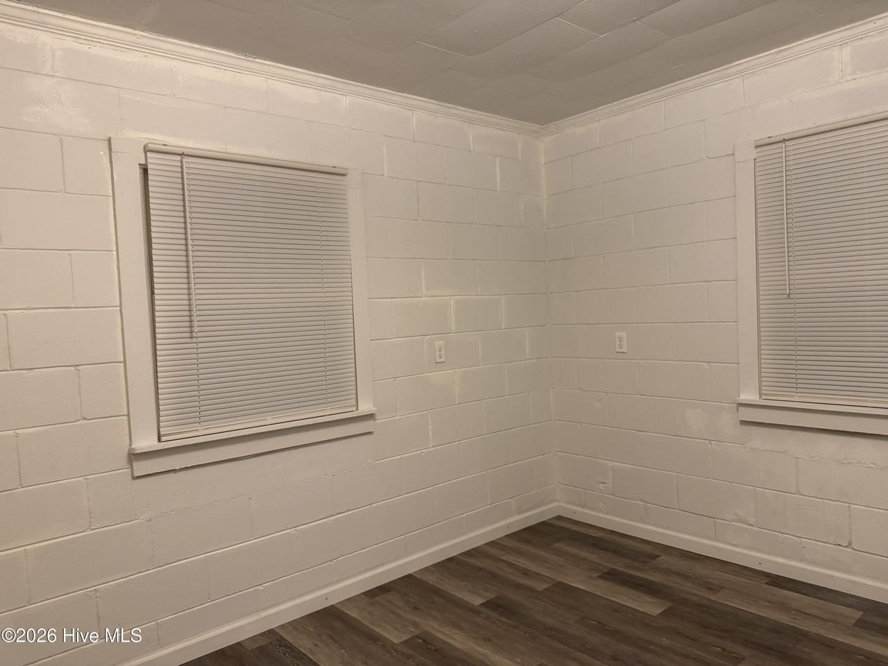 409 E Nelson St Unit B #B - Photo 5 of 17