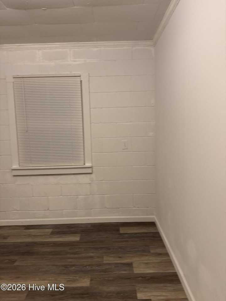 409 E Nelson St Unit B #B - Photo 6 of 17