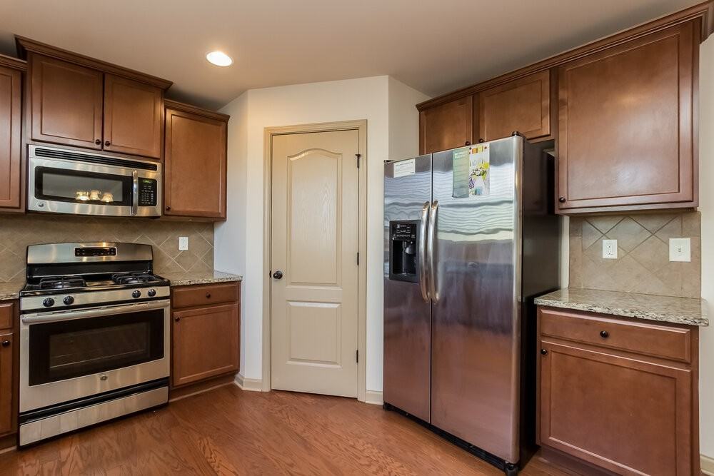 500 Ballyshannon Dr - Photo 4 of 15