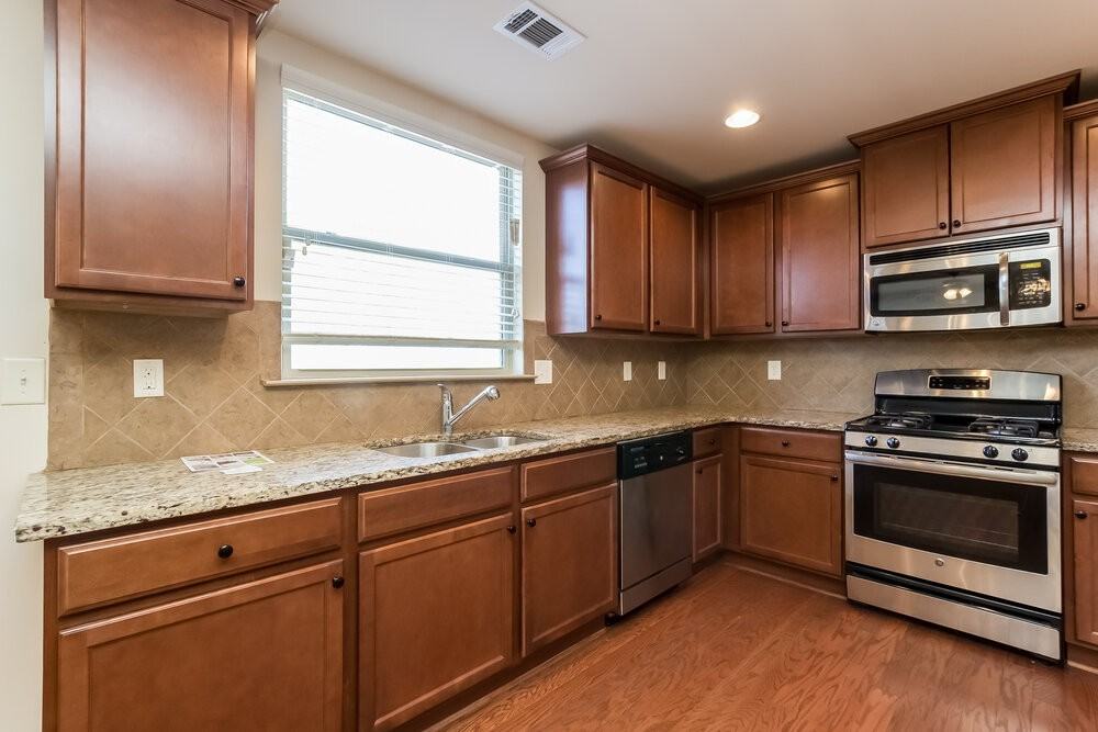 500 Ballyshannon Dr - Photo 5 of 15