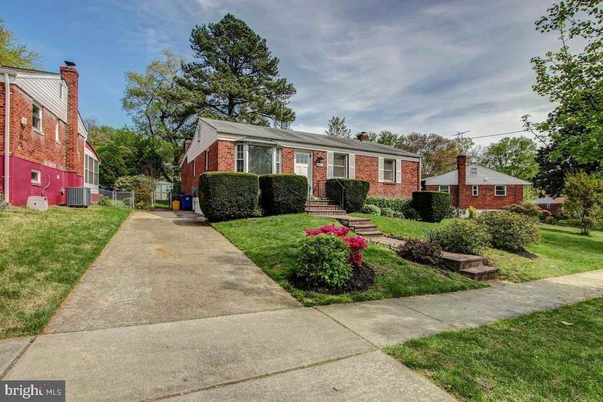 11803 Rocking Horse Rd - Photo 2 of 28