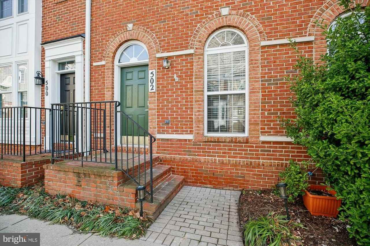 502 Lawson Way - Photo 4 of 50