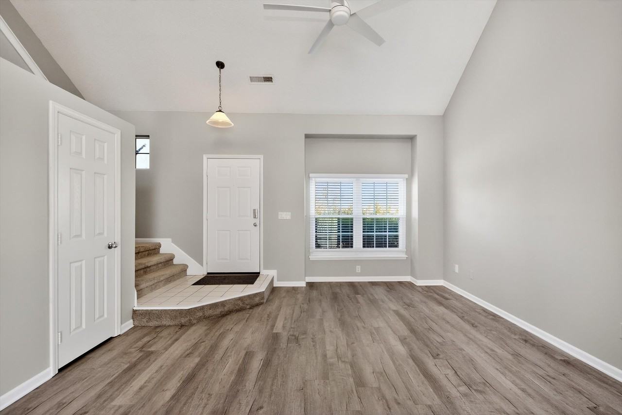 10769 Park Vista Ct #1 - Photo 3 of 27