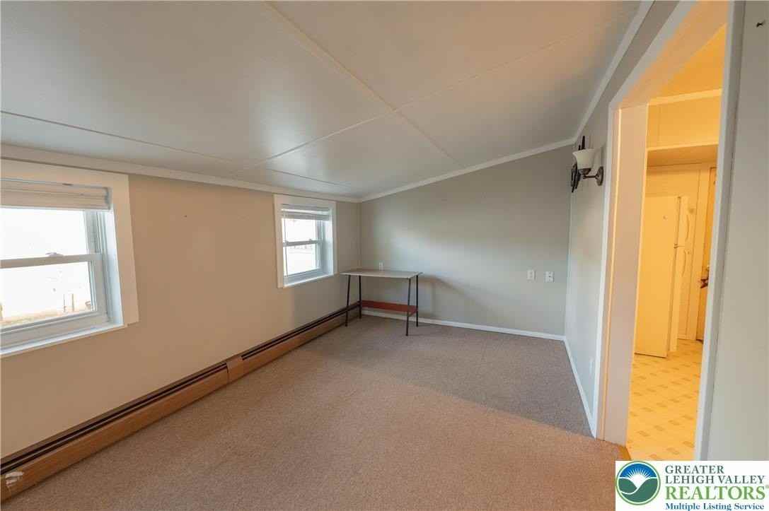 343 Broad St - Photo 5 of 20