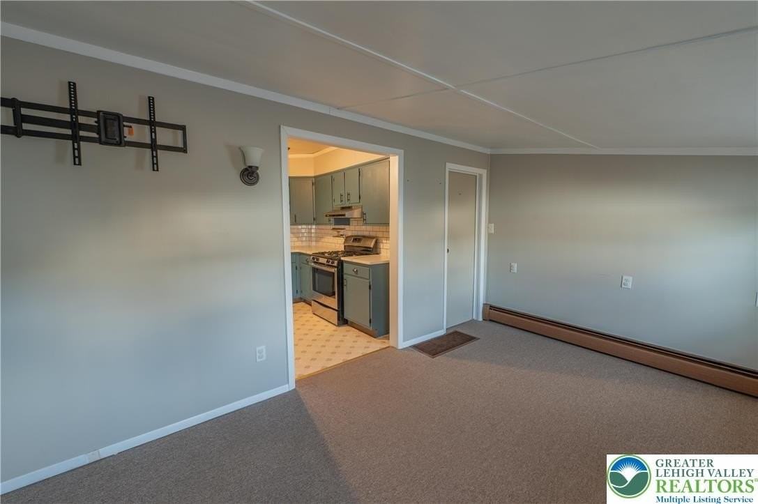 343 Broad St - Photo 6 of 20