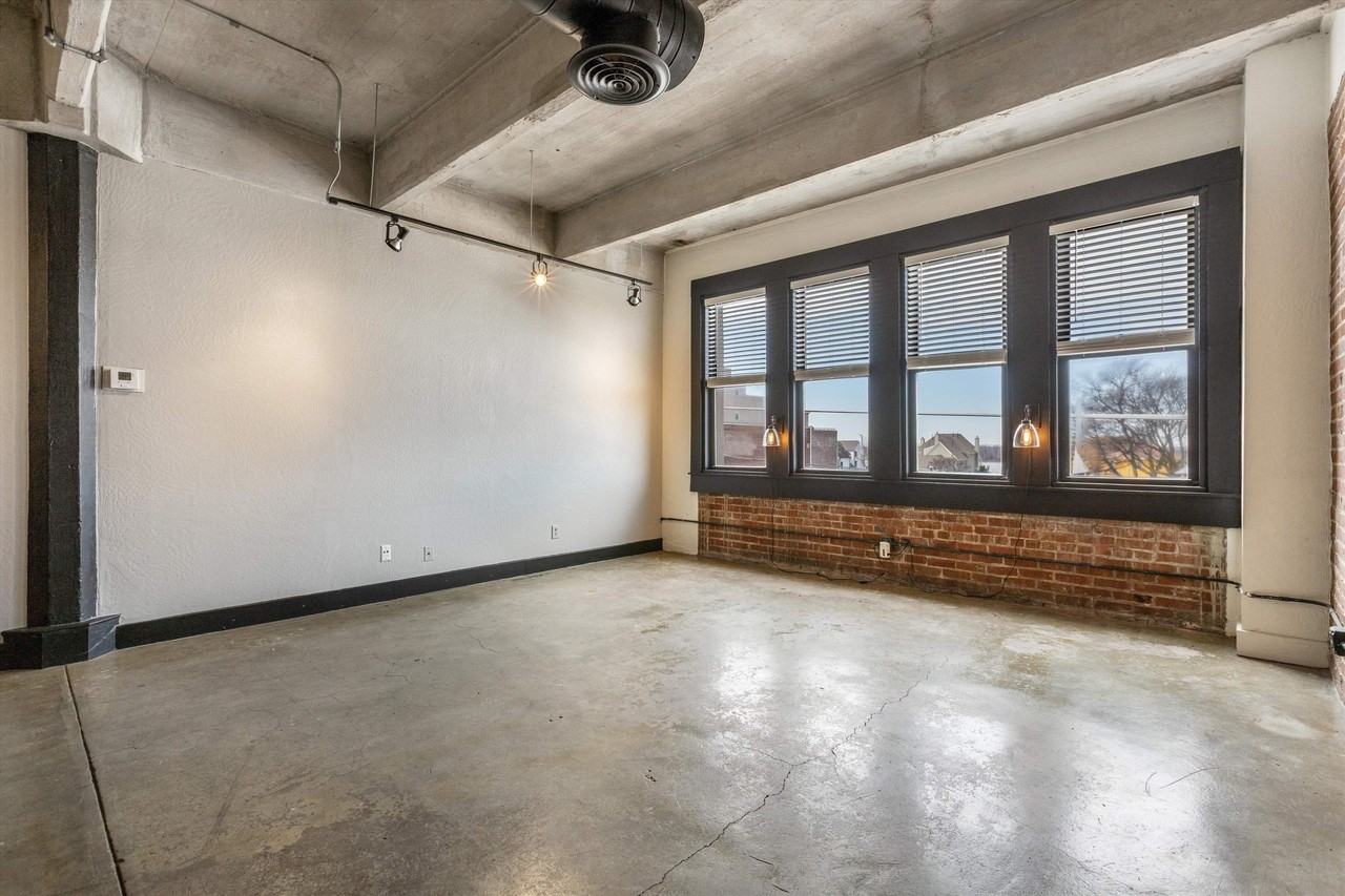 408 S Front St #413 - Photo 5 of 25